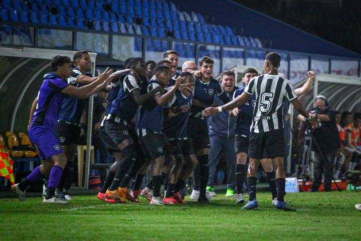 No BR Sub-20, Botafogo supera o Flu no clássico da rodada