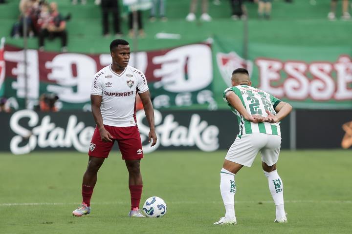 Fluminense arranca empate em Caxias do Sul