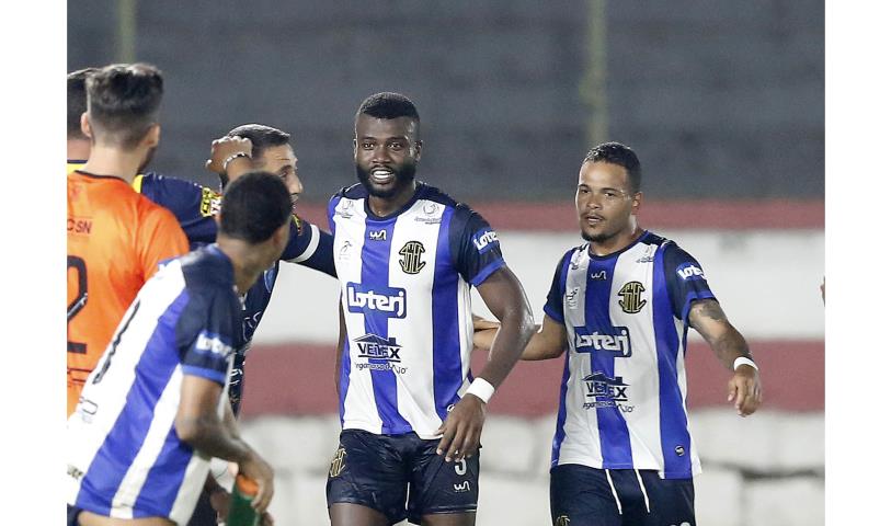 São Gonçalo ganha de novo e segue 100% na Taça Santos Dumont