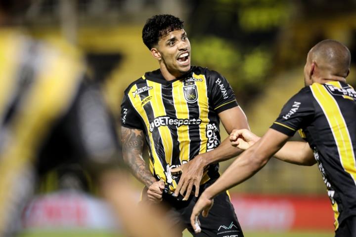 Voltaço conquista a primeira vitória na Série B