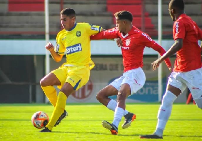 Petrópolis bate o America e entra no G4 da Taça Santos Dumont