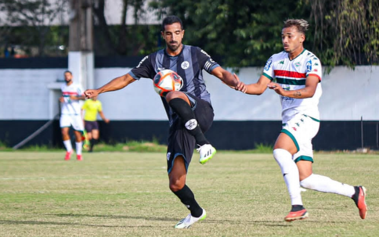 Thiaguinho marca de novo e Resende pula para a vice-liderança