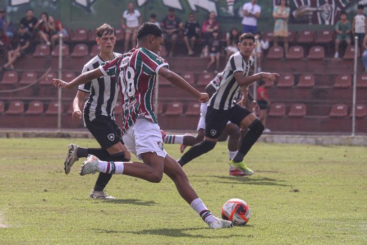 Carioca Sub-15: Fla-Flu na decisão