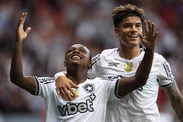 Alvinegro bate o Vasco na estreia de Davide Ancelotti