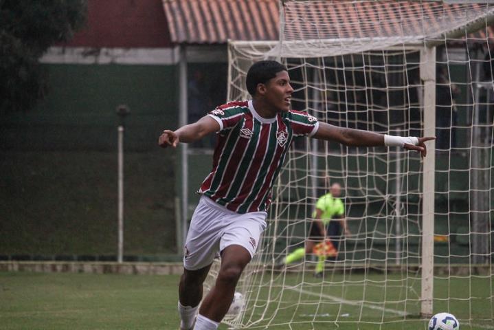 Flu vira clássico e entra no G8 do BR Sub-17