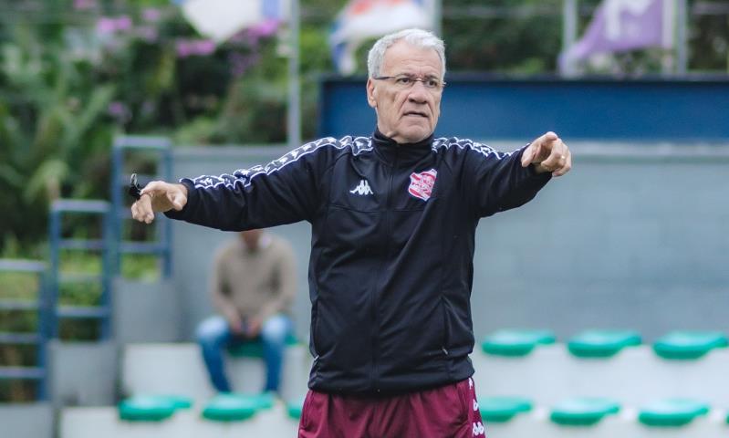 Alfredo Sampaio destaca desafio contra o Resende: 'adversário direto'