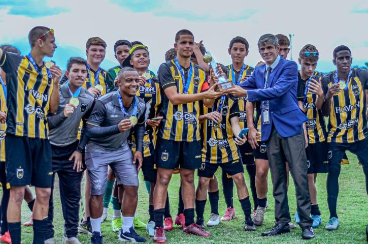 Voltaço leva a Taça Rio Sub-15