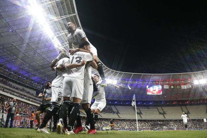 Botafogo aplica goleada histórica no Fortaleza