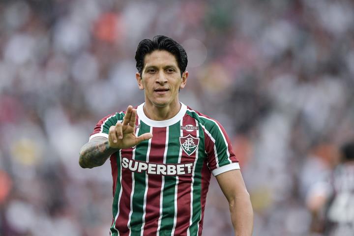 Flu derrota o Fortaleza em dia de recorde de Fábio