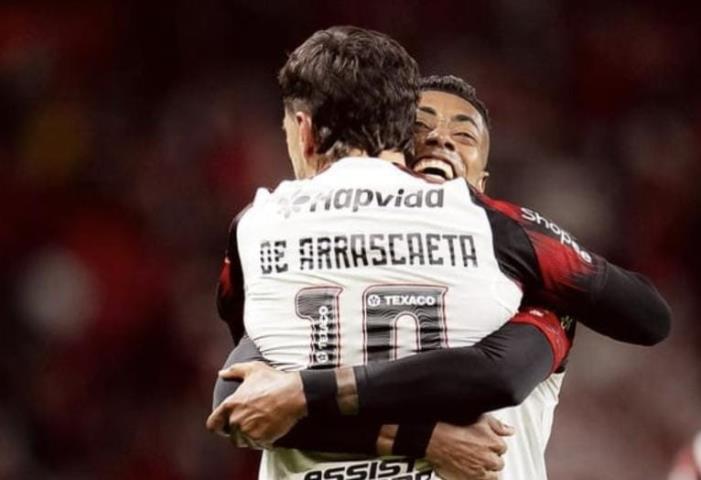 Flamengo bate o Inter pela 3ª vez e segue na Libertadores