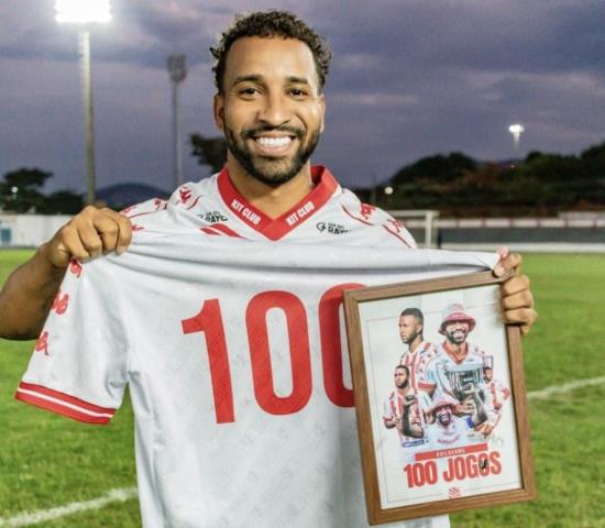 Lateral Guilherme completa 100 jogos pelo Bangu