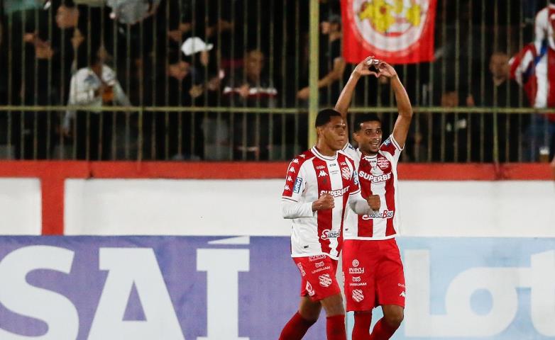 Berê marca e coloca o Bangu na decisão do Carioca A2 Loterj