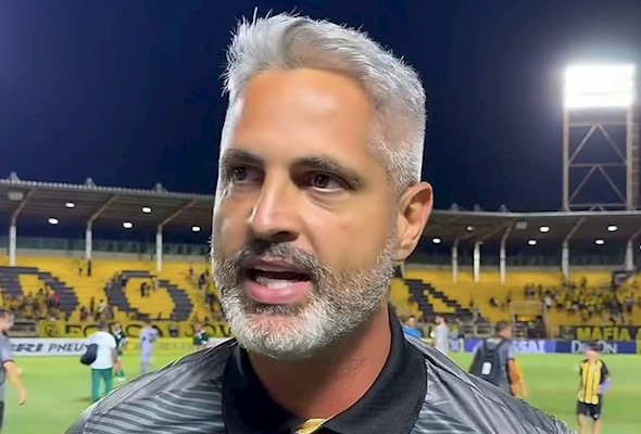 Rodrigo Santana destaca solidez da defesa na vitória do Esquadrão de Aço