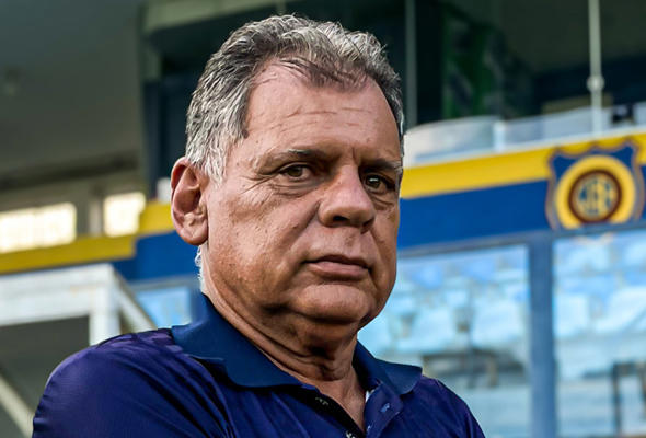 Madureira apresenta novo treinador