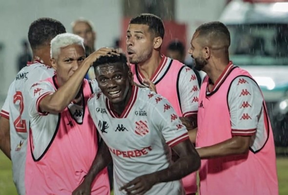 Inpiração em Marinho para brilhar com a 7 do Bangu