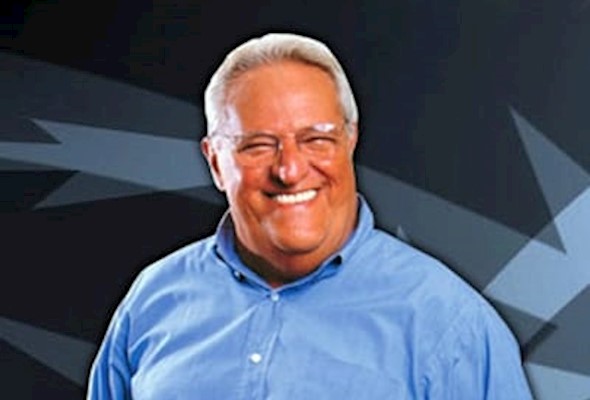 Apolinho Washington Rodrigues batiza o troféu do Carioca Superbet