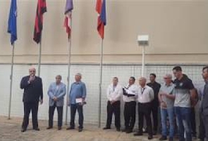 Botafogo Hasteia Bandeira de Campeão Carioca na Sede da Ferj